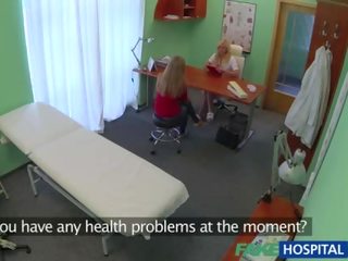 Pervy medicinska sestra spolno zapelje novo bolnik